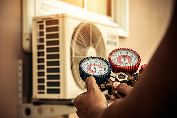 Professional Hvac technician working in Salemburg, NC